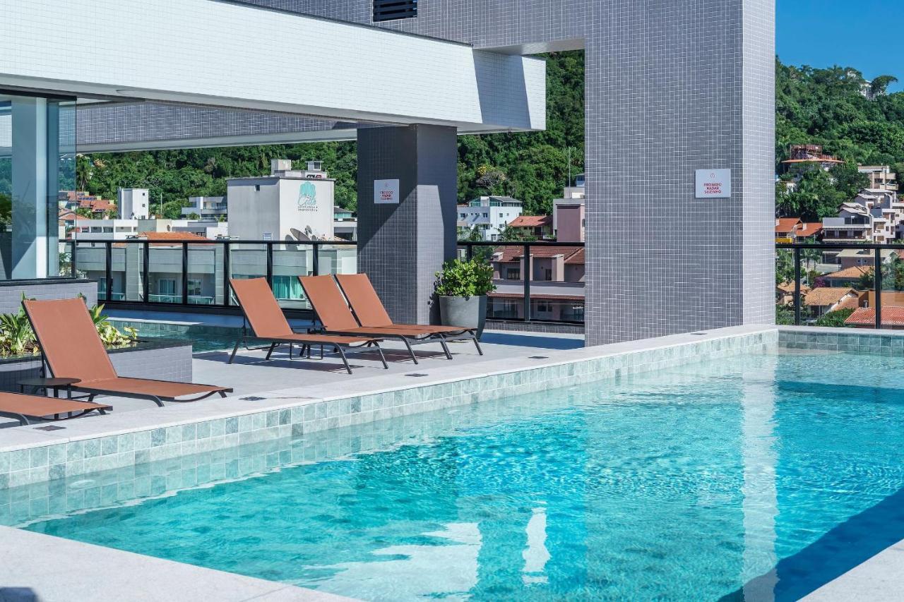Adra 301 - Apartamento No Centro De Bombinhas - Rooftop Com Piscina E Academia - A Poucos Metros Da Praia - Exterior foto